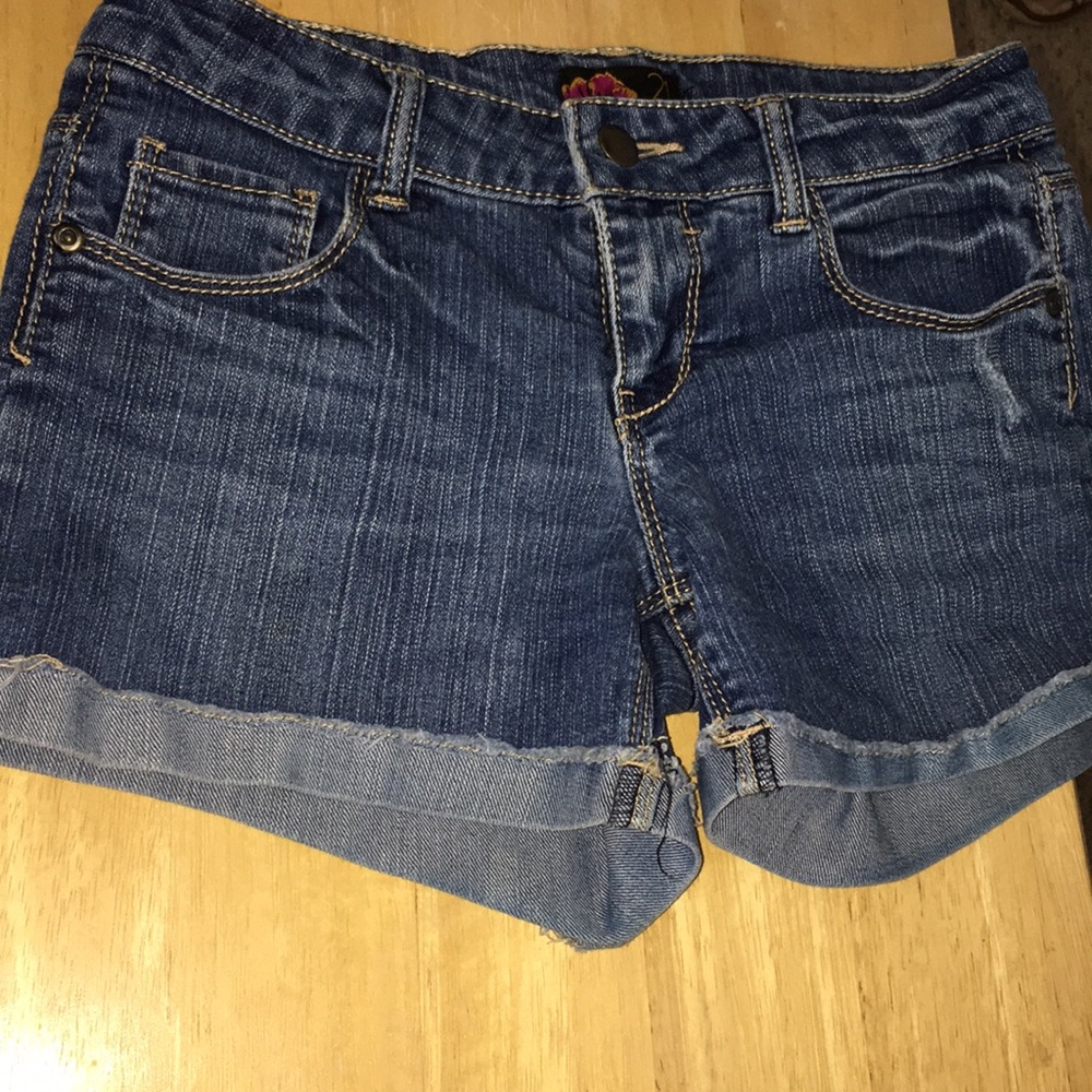 Forever 21 Ladies Jean Shorts, Sz 24/3 inch inseam